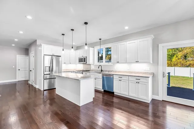 $649,900 | 4 Hillcrest Drive, Wilbraham, MA 01095