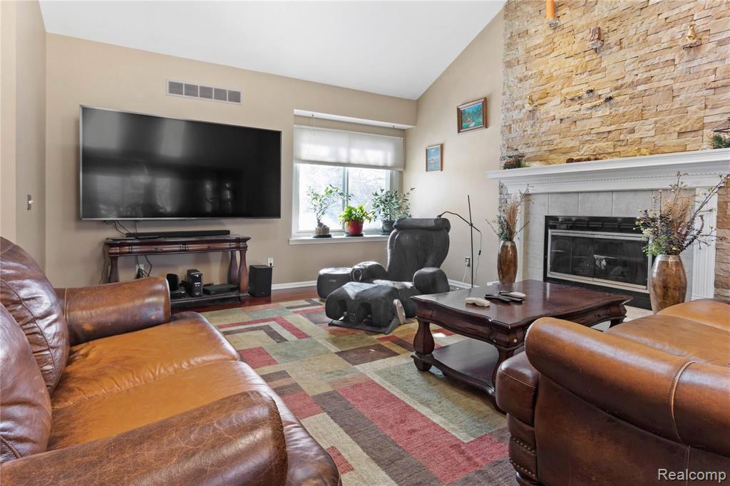 34347 Lillian Road Chesterfield, MI 48047 - Photo 7 of 41