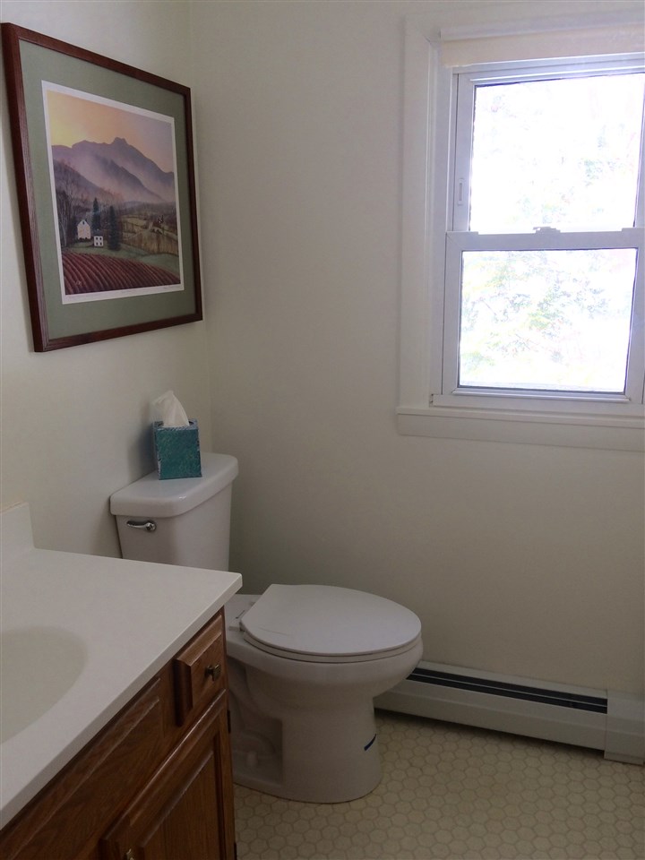 318 Gifford Road Hartford, VT 05001 - Photo 13 of 16 Gallery Image 13