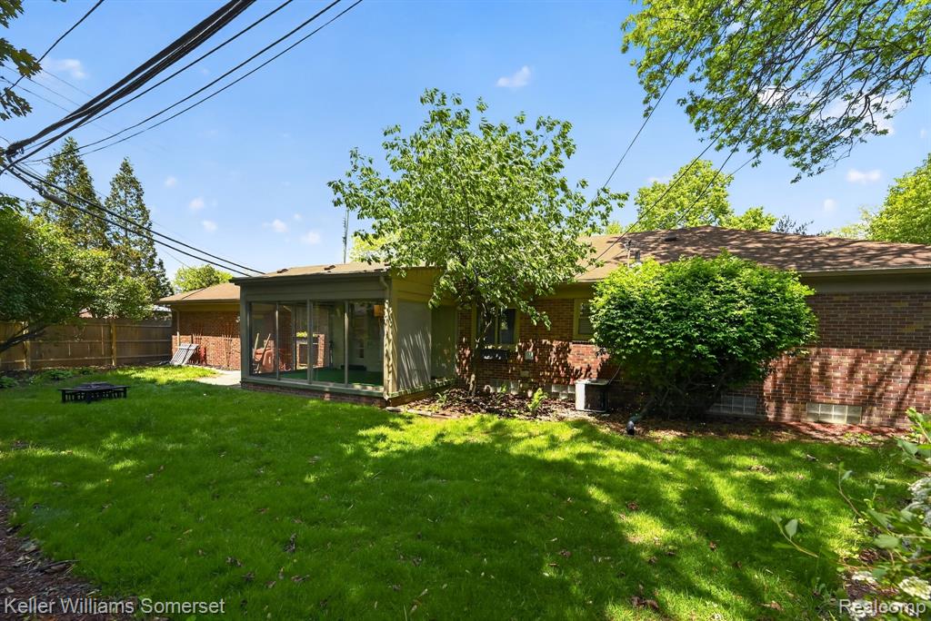 1681 Oxford Road Grosse Pointe, MI 48236 - Photo 25 of 25