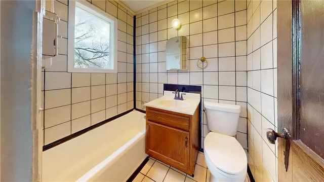 $199,900 | 1818 Clay Street, St. Joseph, MO 64501