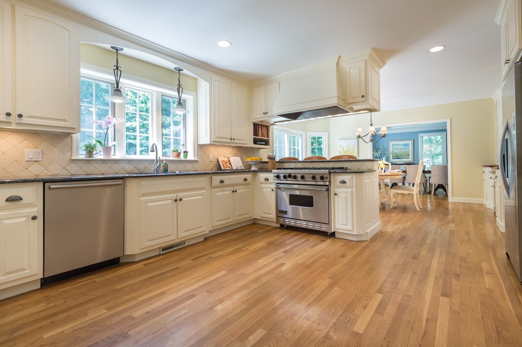 136 Lancaster Road North Andover, MA 01845 - Photo 10 of 30 Gallery Image 10