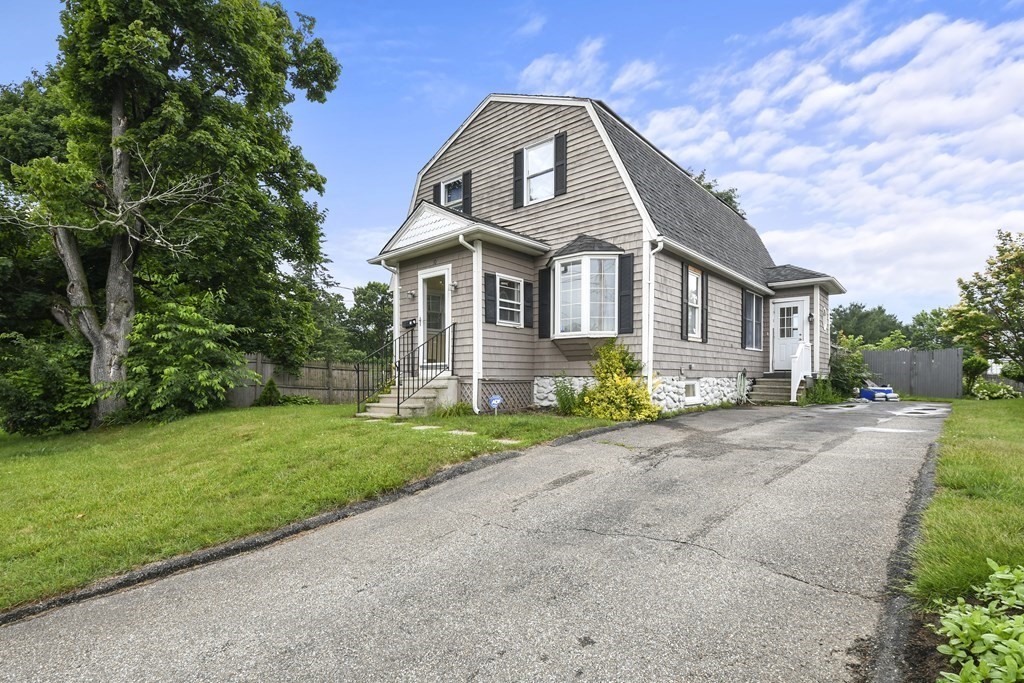 30 Dixfield Road Worcester, MA 01606 - Photo 1 of 29 Gallery Image 1