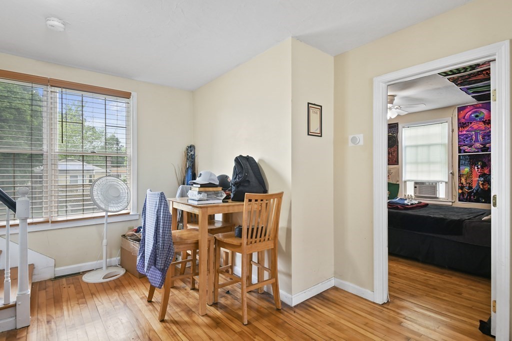 30 Dixfield Road Worcester, MA 01606 - Photo 6 of 29 Gallery Image 6