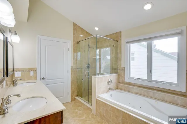 $950,000 | 400 Nelson Avenue, Cliffside Park, NJ 07010