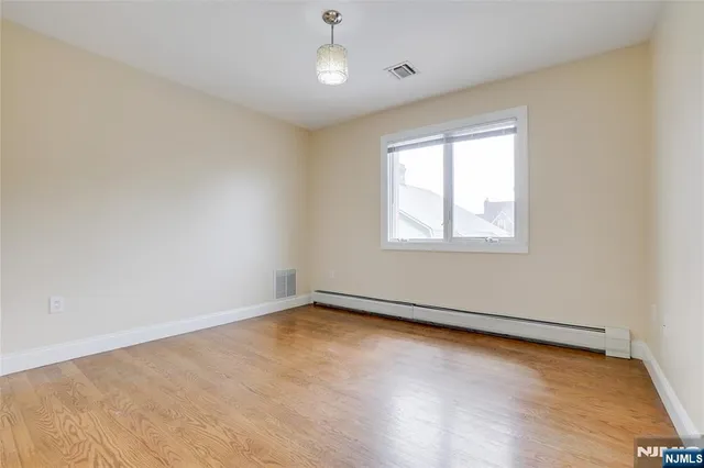 $950,000 | 400 Nelson Avenue, Cliffside Park, NJ 07010