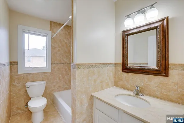 $950,000 | 400 Nelson Avenue, Cliffside Park, NJ 07010