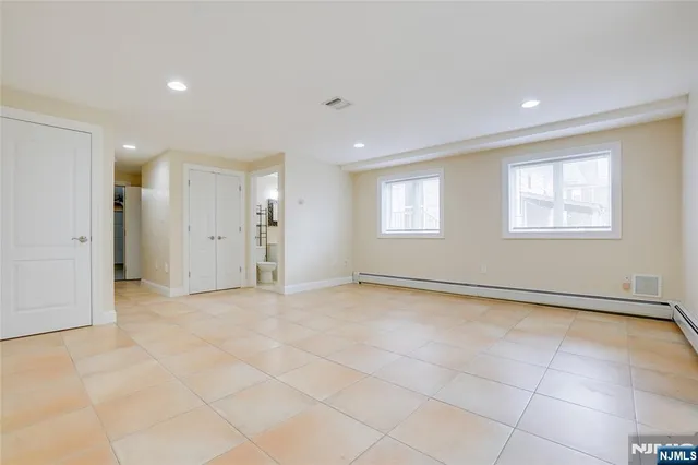 $950,000 | 400 Nelson Avenue, Cliffside Park, NJ 07010