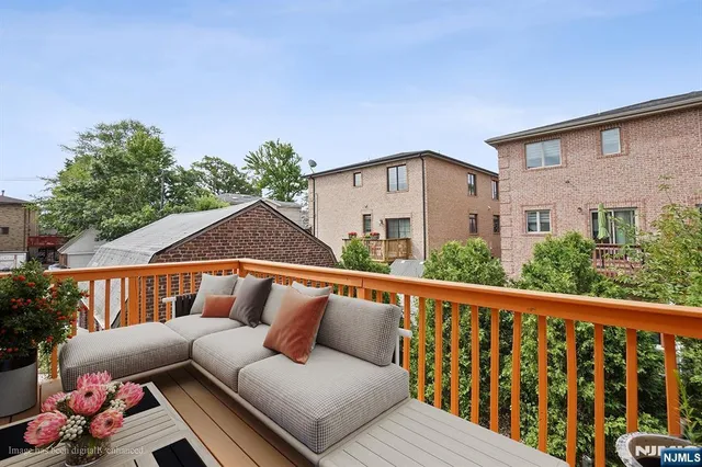 $950,000 | 400 Nelson Avenue, Cliffside Park, NJ 07010