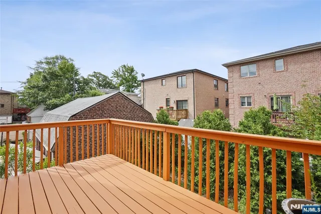 $950,000 | 400 Nelson Avenue, Cliffside Park, NJ 07010