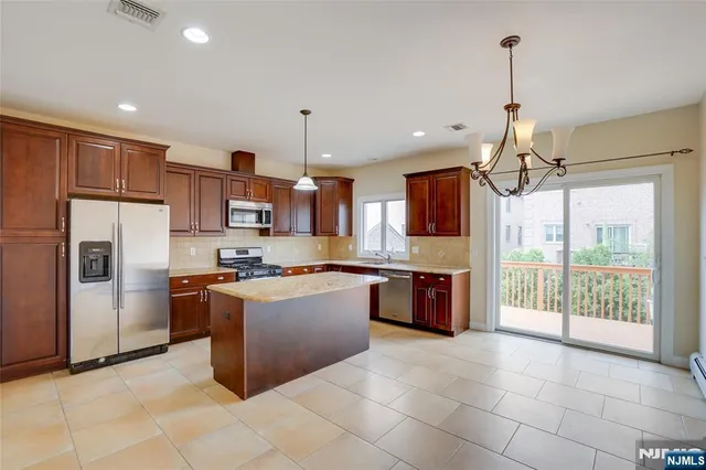 $950,000 | 400 Nelson Avenue, Cliffside Park, NJ 07010