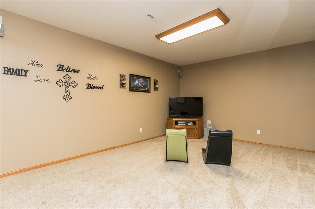 3000 Central City Road Alburnett, IA 52202 - Photo 38 of 50 Gallery Image 38