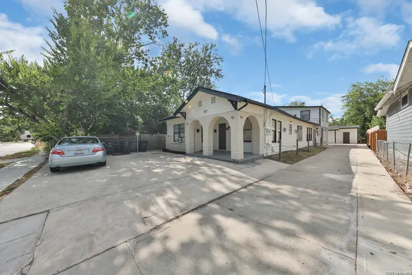 $1,200 | 827 West Rosewood Avenue, Unit 5, San Antonio, TX 78212