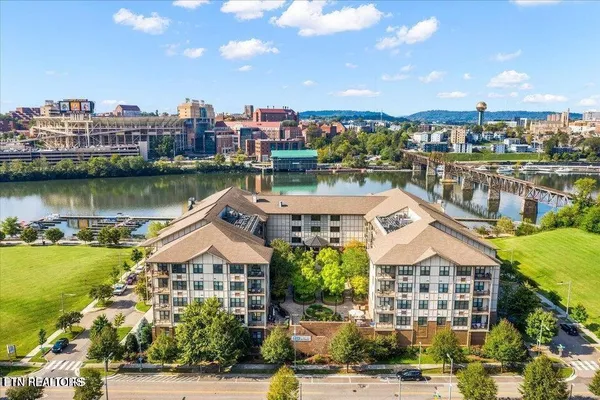 $2,200 | 445 West Blount Avenue, Unit 102, Knoxville, TN 37920