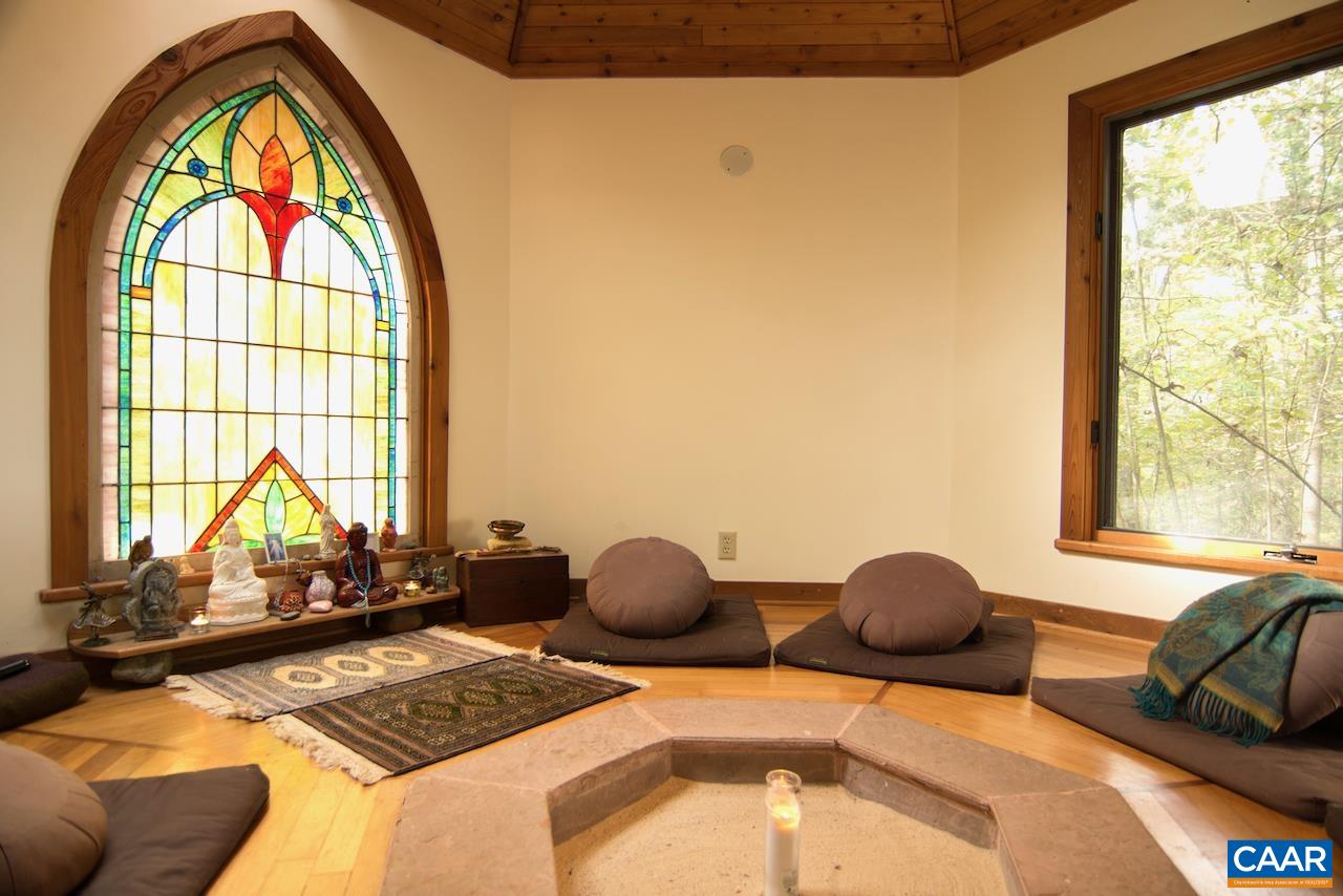 403 Pathwork Way Madison, VA 22727 - Photo 20 of 30 a living room with furniture and a large window