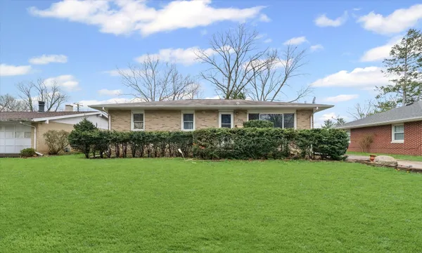 $172,000 | 1005 Country Squire Drive, Urbana, IL 61802