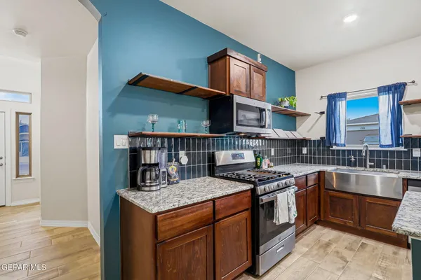 $321,500 | 354 Sol Court, Vinton, TX 79821