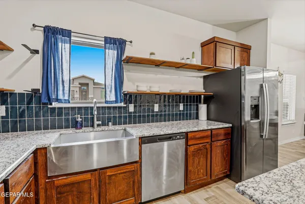 $321,500 | 354 Sol Court, Vinton, TX 79821