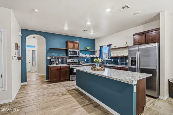 $321,500 | 354 Sol Court, Vinton, TX 79821