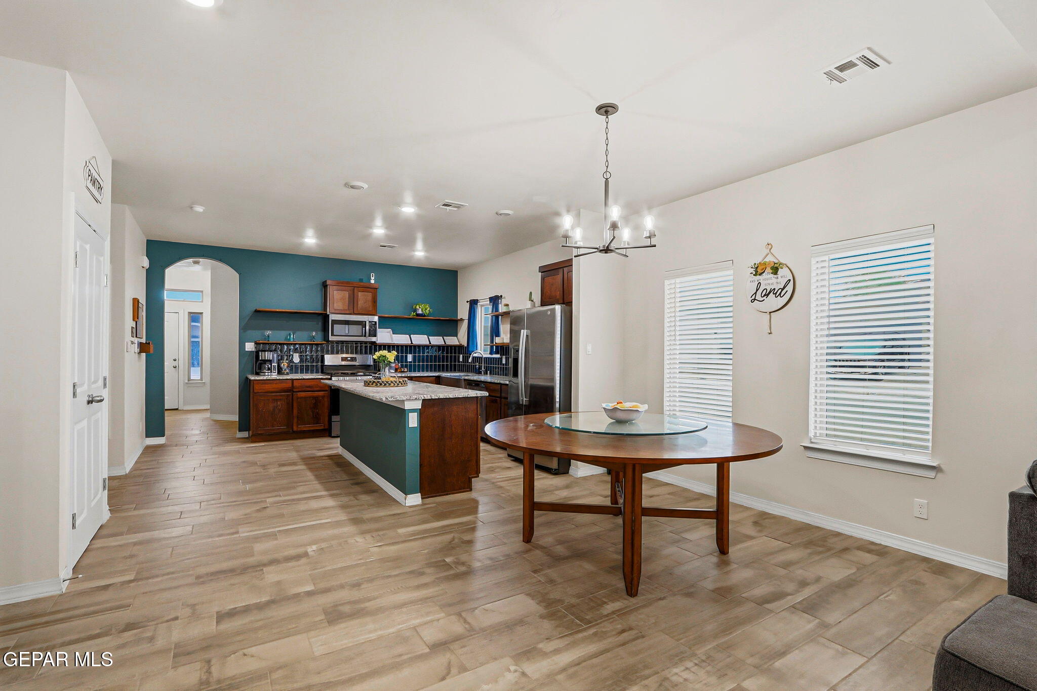 354 Sol Court Vinton, TX 79821 - Photo 21 of 39 21-web-or-mls-IMG_9573