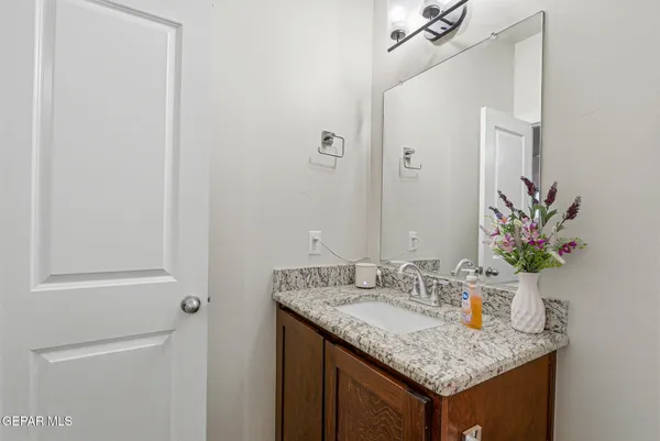 $321,500 | 354 Sol Court, Vinton, TX 79821