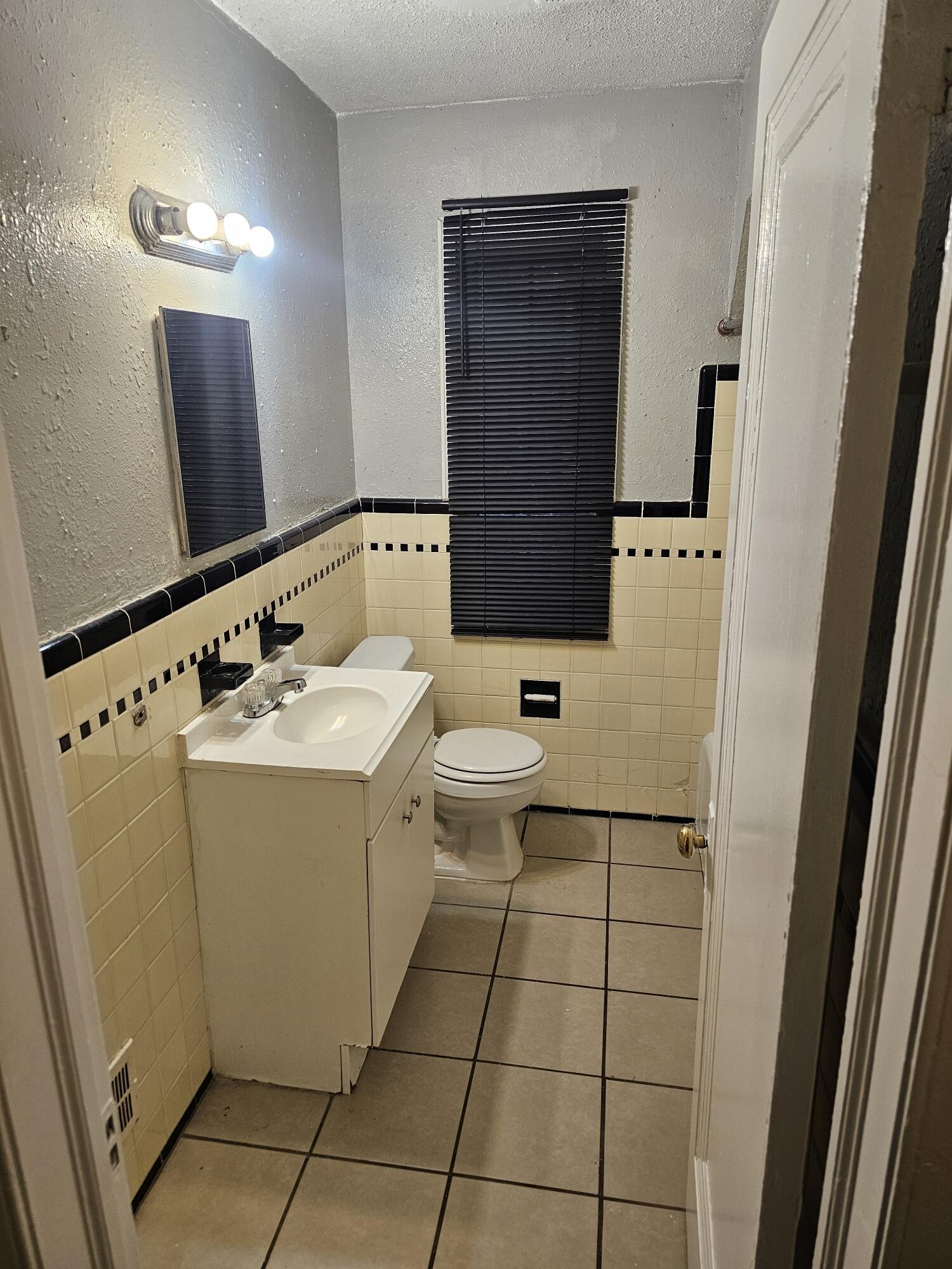 16724 Rutherford Street Detroit, MI 48235 - Photo 4 of 6 20260109_161011_resized