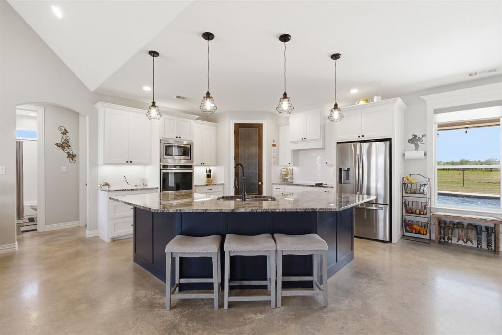 4095 Agnes Circle Springtown, TX 76082 - Photo 6 of 40