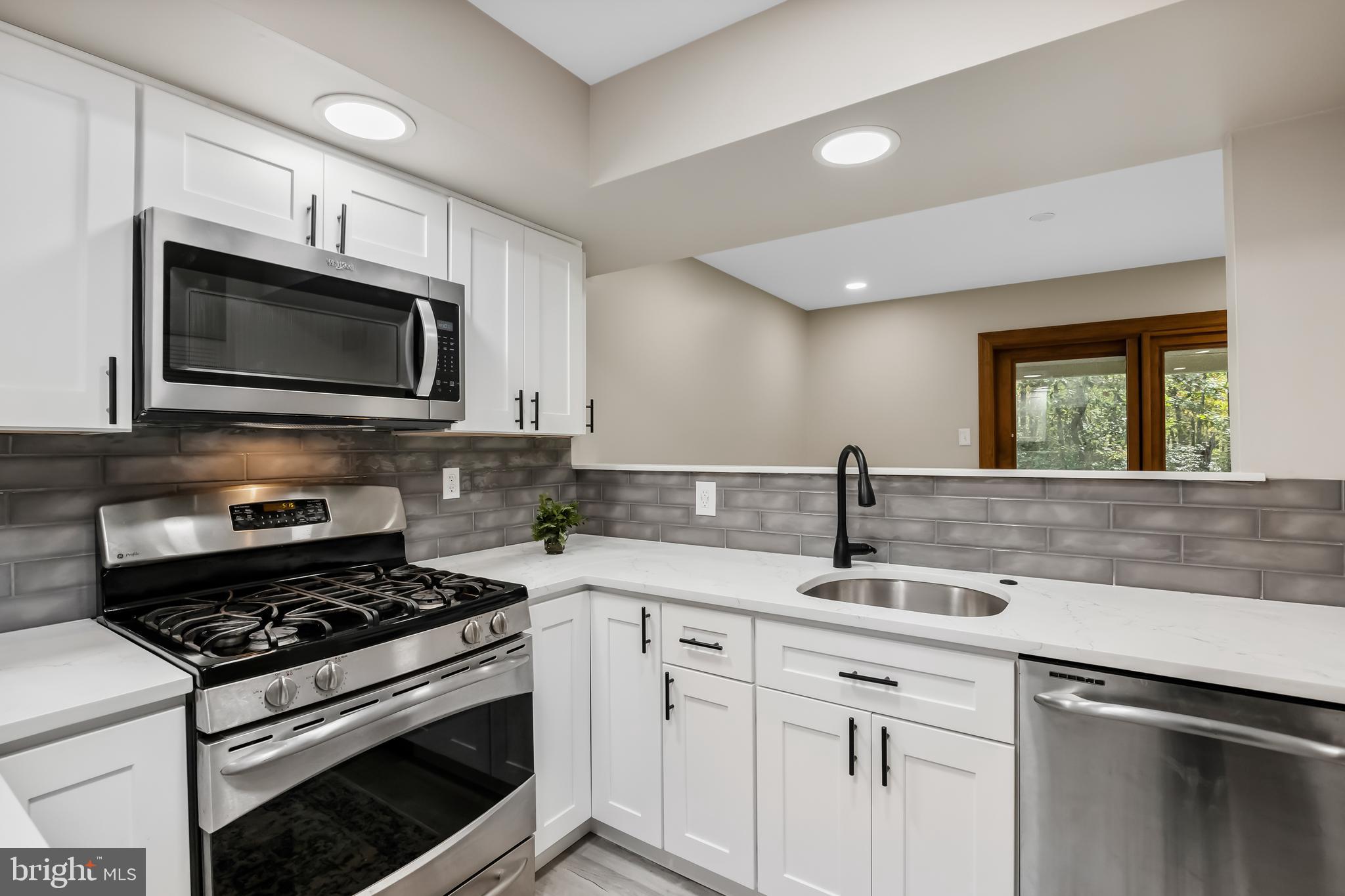 549 Fairview Road Medford, NJ 08055 - Photo 9 of 37