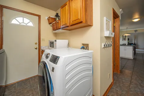 $515,000 | N75W23408 North Ridgeview Circle, Sussex, WI 53089