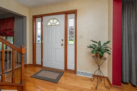 $515,000 | N75W23408 North Ridgeview Circle, Sussex, WI 53089