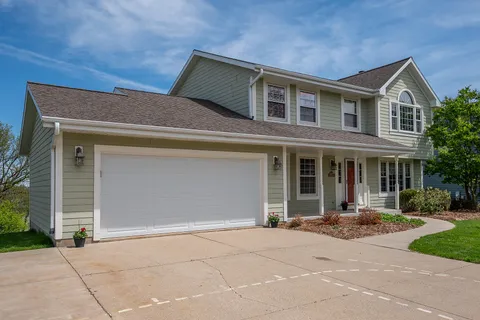$515,000 | N75W23408 North Ridgeview Circle, Sussex, WI 53089