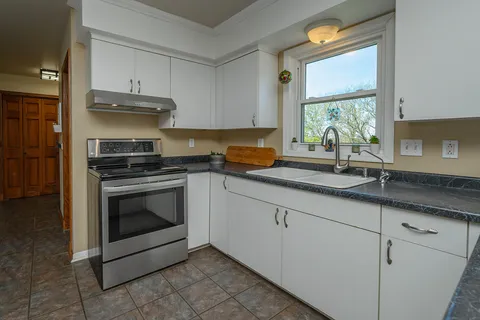 $515,000 | N75W23408 North Ridgeview Circle, Sussex, WI 53089
