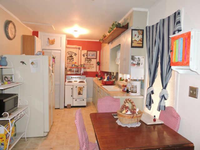 410 South Spring Street Manchester, TN 37355 - Photo 3 of 20 House-Kitchen