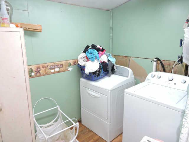 410 South Spring Street Manchester, TN 37355 - Photo 8 of 20 House-Laundry Room