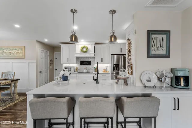 $575,000 | 4809 West Grove Drive, Wilmington, NC 28409