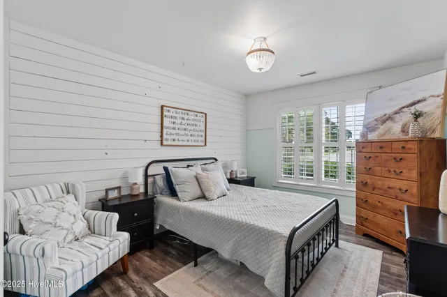 $575,000 | 4809 West Grove Drive, Wilmington, NC 28409