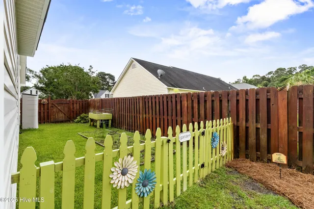 $575,000 | 4809 West Grove Drive, Wilmington, NC 28409