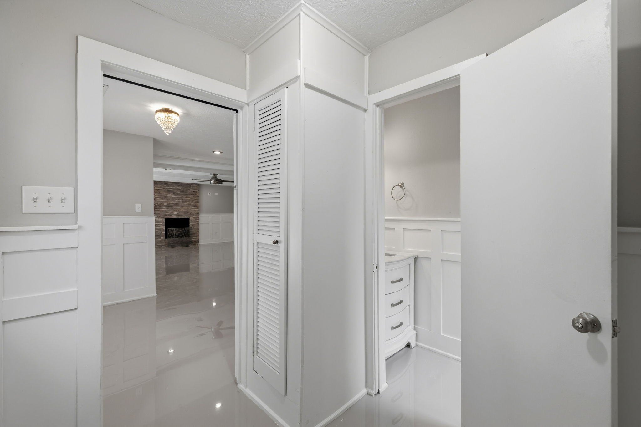 3403 Winter Lane Baytown, TX 77521 - Photo 10 of 29 Half bath to the left of laundry room.