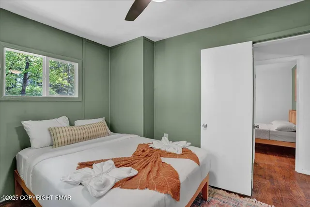 $310,000 | 216 Sutton Place, Pocono Summit, PA 18346