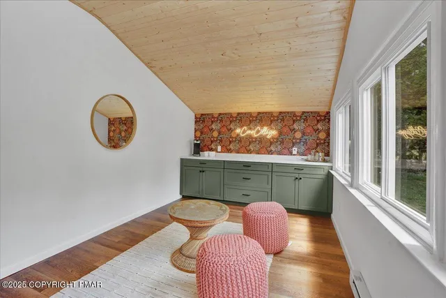 $310,000 | 216 Sutton Place, Pocono Summit, PA 18346