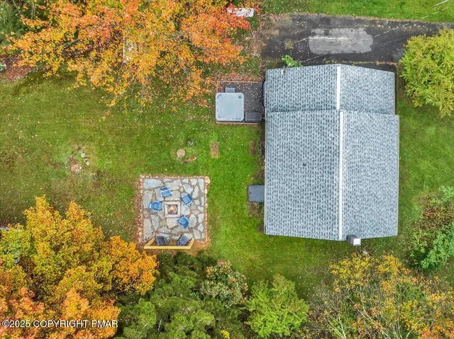 $310,000 | 216 Sutton Place, Pocono Summit, PA 18346