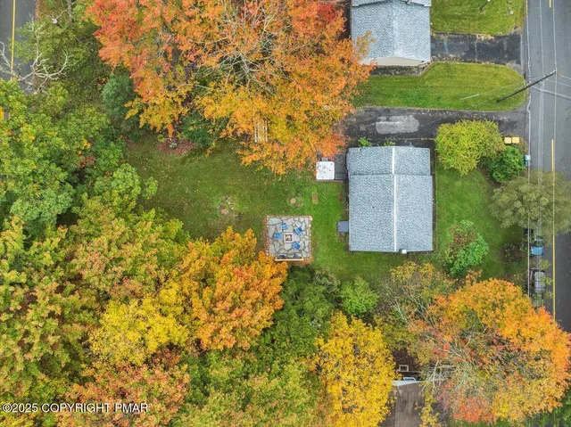 $310,000 | 216 Sutton Place, Pocono Summit, PA 18346