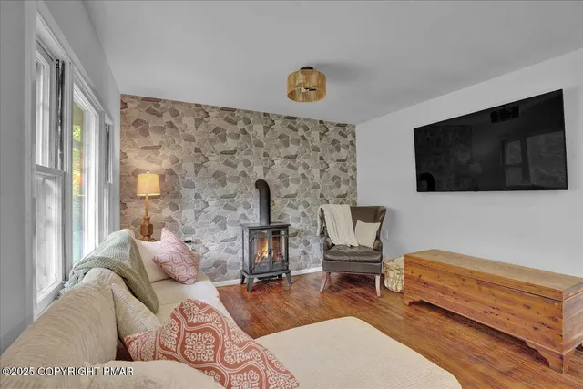 $310,000 | 216 Sutton Place, Pocono Summit, PA 18346