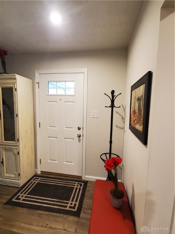 209 South Tuttle Road Springfield, OH 45505 - Photo 3 of 31