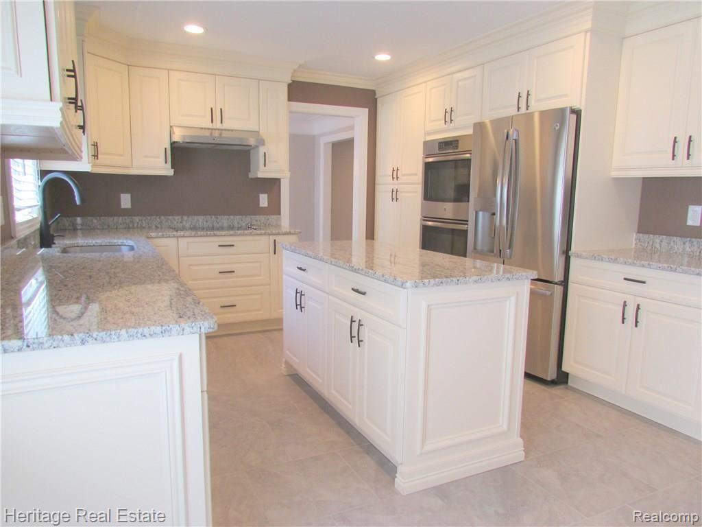 149 Tartan Drive Rochester Hills, MI 48309 - Photo 3 of 34