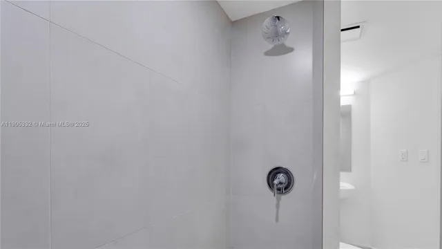 $8,020 | 555 Northeast 34th Street, Unit 701, Miami, FL 33137