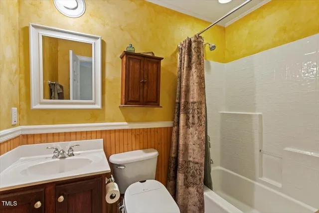 a view of walk in closet