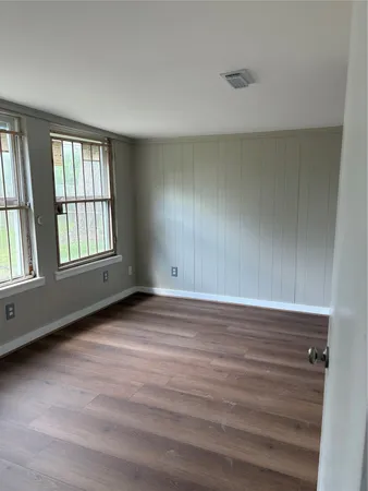 $2,000 | 5914 Ridgeway Drive, Houston, TX 77033