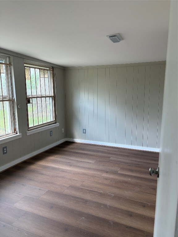 5914 Ridgeway Drive Houston, TX 77033 - Photo 17 of 21 Bedroom #3