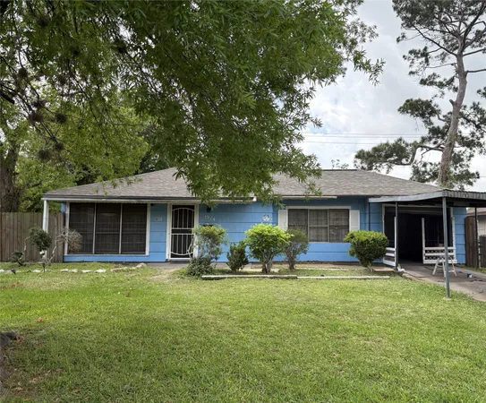 $2,000 | 5914 Ridgeway Drive, Houston, TX 77033